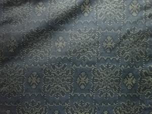 アンティーク　花模様織出し本場泥大島紬着物